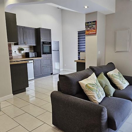 Agreable Logement Avec Terrasse Saint-Victoret Luaran gambar
